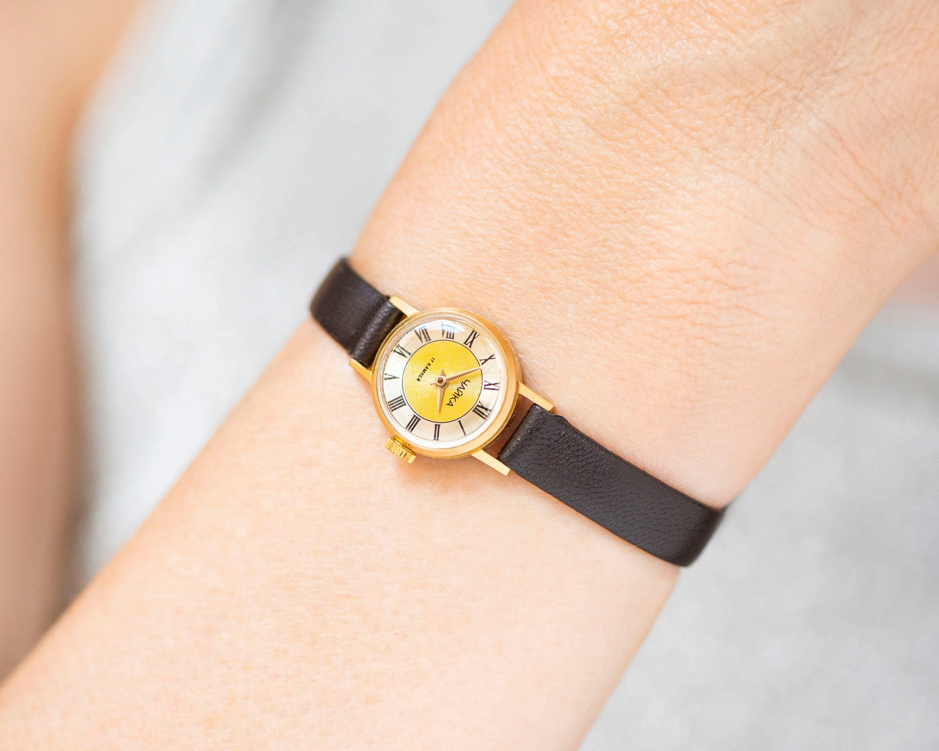 Rare yellow dial women's wristwatch Seagull, lady micro watch gold plated, Roman numerals retro girl watch gift, new premium leather strap
