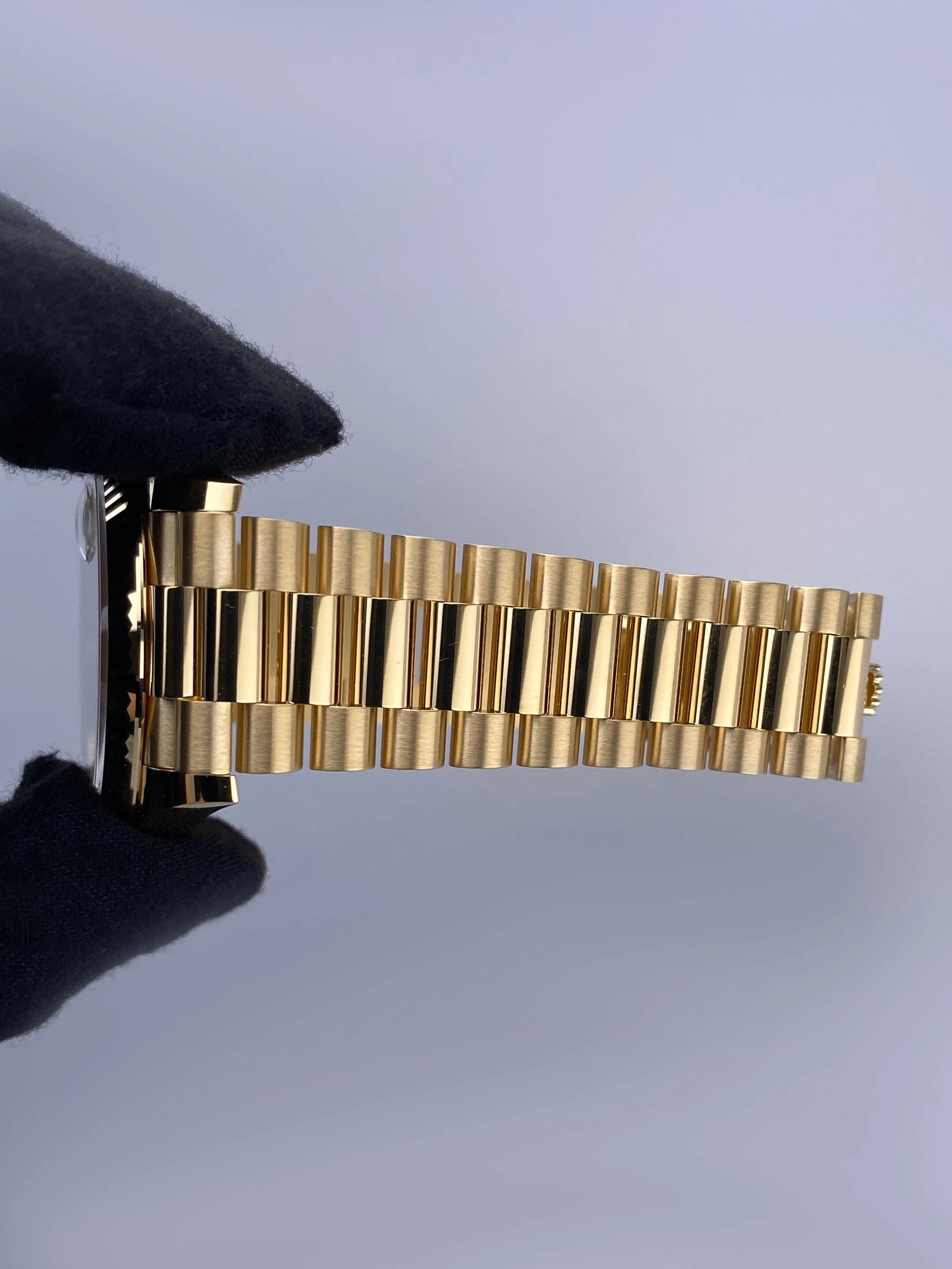Rolex Day-Date 228238 Green Dial 18K Yellow Gold Mens Watch Box Papers