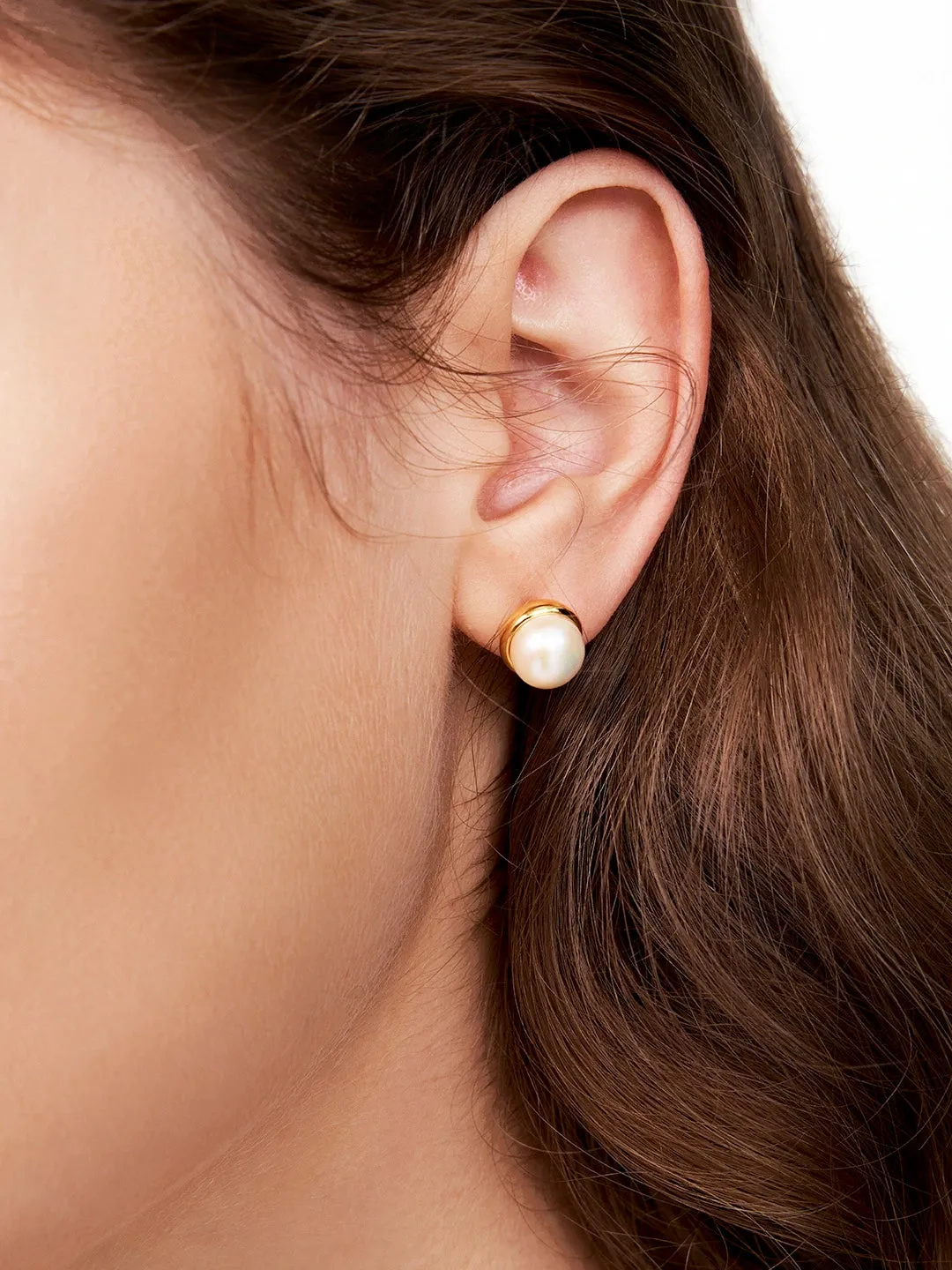 Round Pearl Studs
