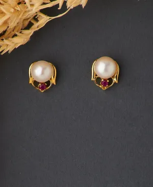 Simple Pearl Stud Earring