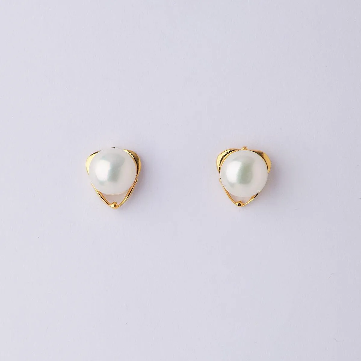 Simple Pearl Stud Earring