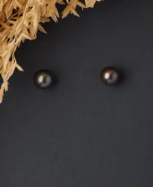 Simple Pearl Stud Earring