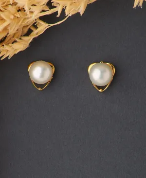 Simple Pearl Stud Earring