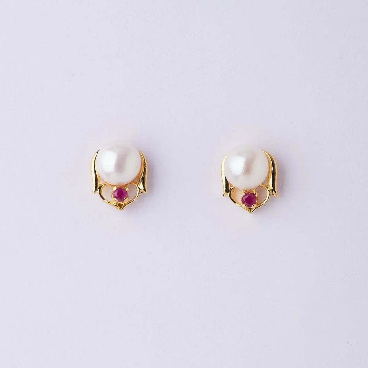 Simple Pearl Stud Earring