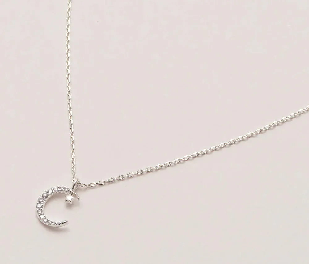SMILE LOVE DREAM : Moon & Star Pendant Necklace in Silver