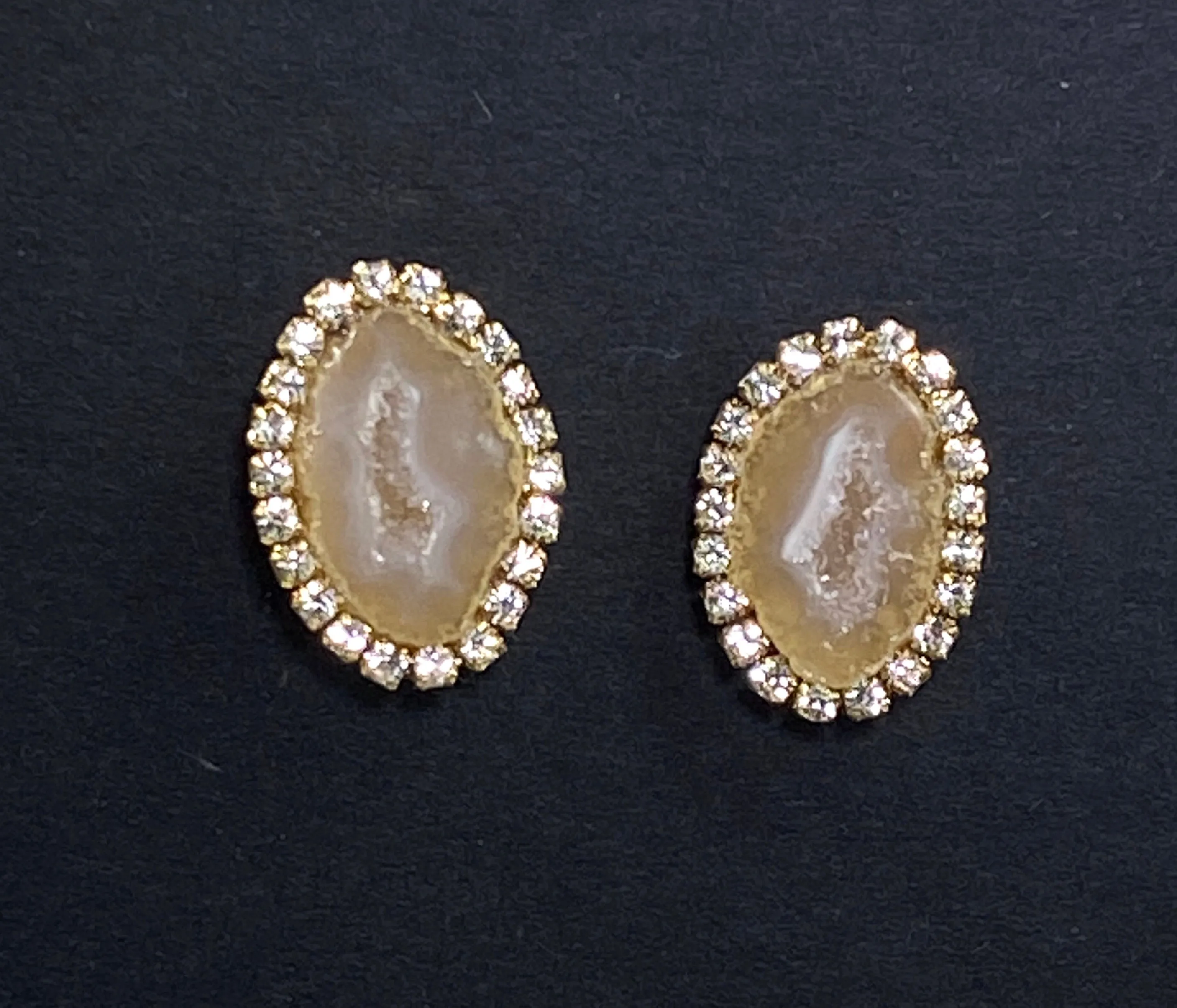 Tabasco Geode Slice Stud Earrings Golden Beige