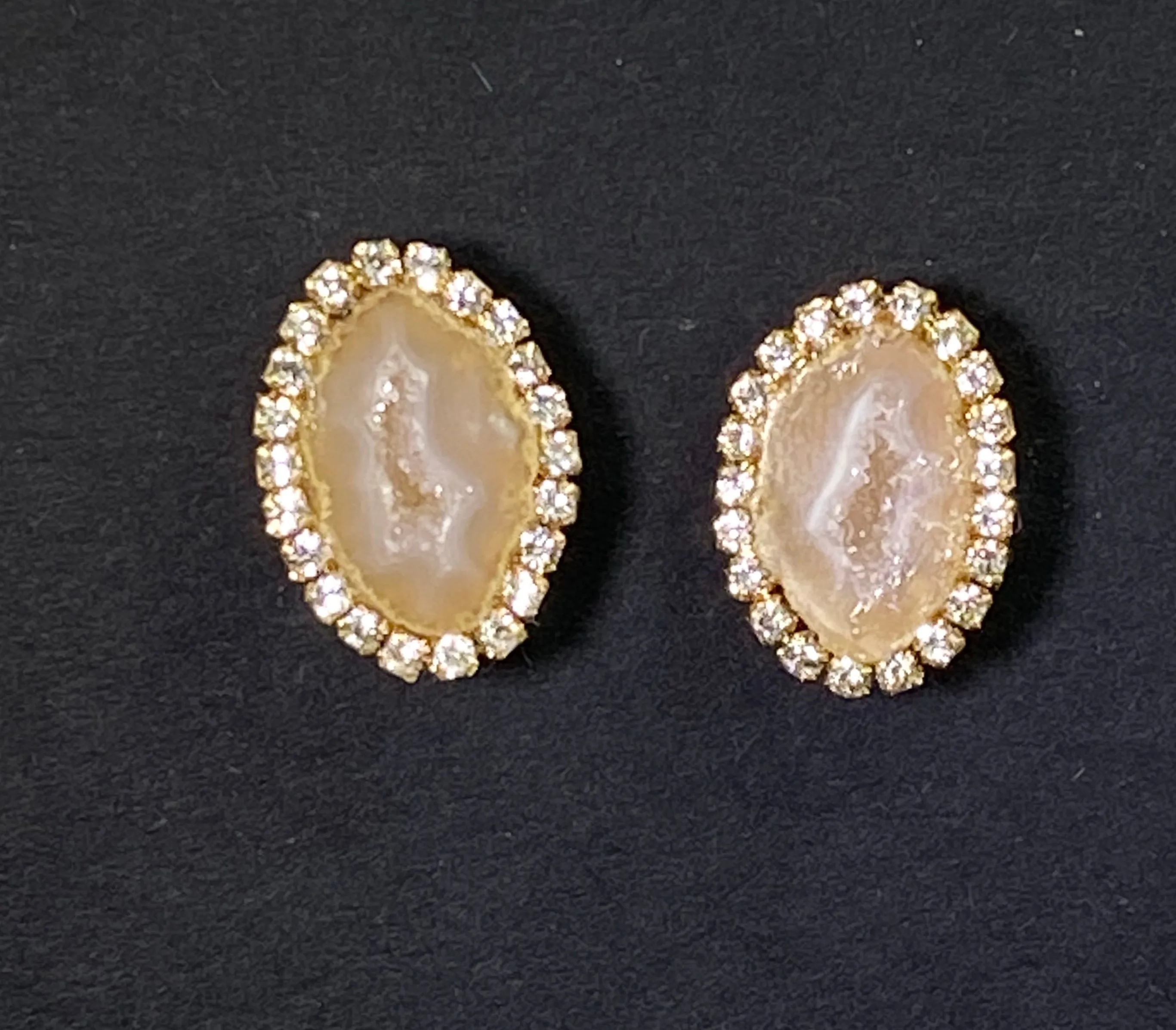 Tabasco Geode Slice Stud Earrings Golden Beige