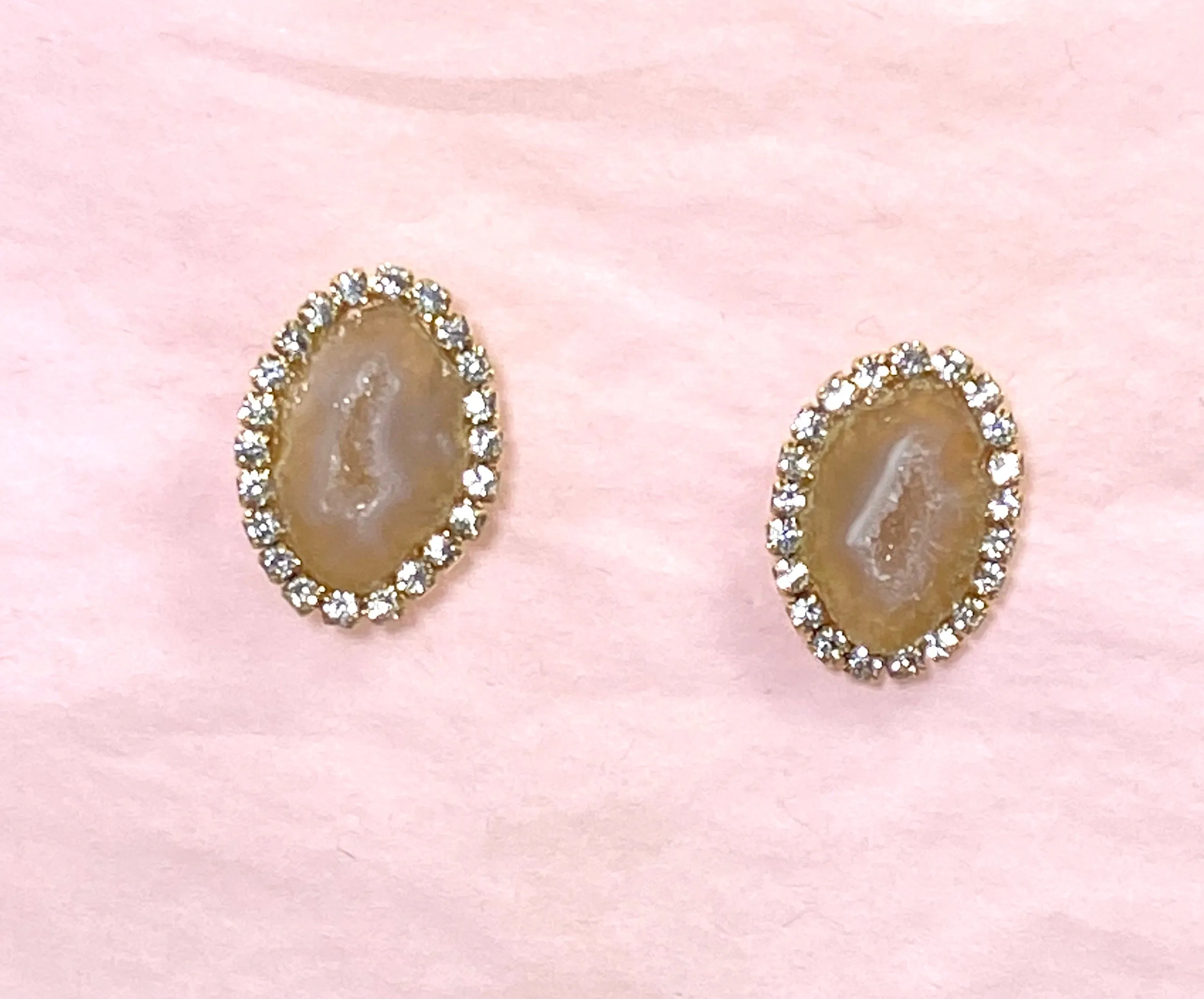 Tabasco Geode Slice Stud Earrings Golden Beige