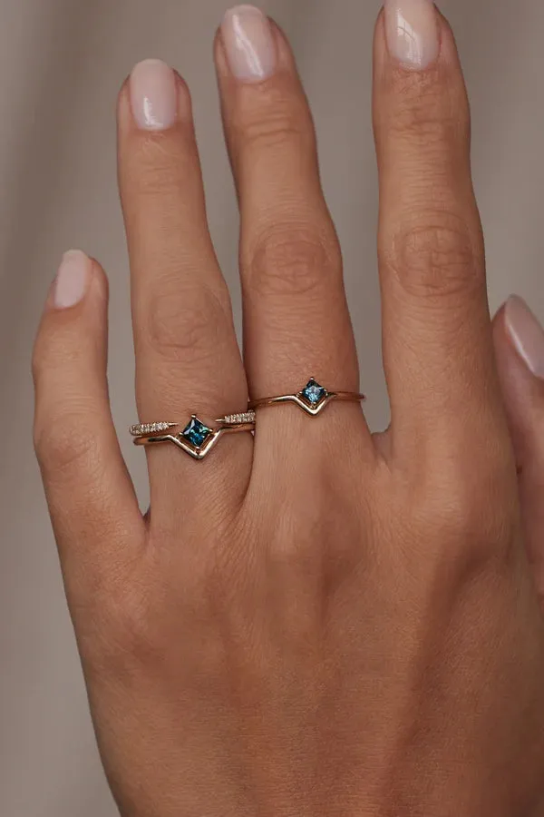 Teal Sapphire Small Princess Cut Nestled Ring - Size 7