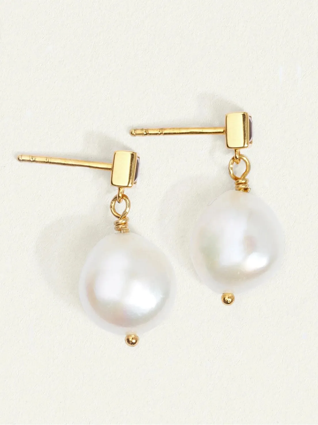 Temple of the Sun - Lulu Pearl Earrings - Gold