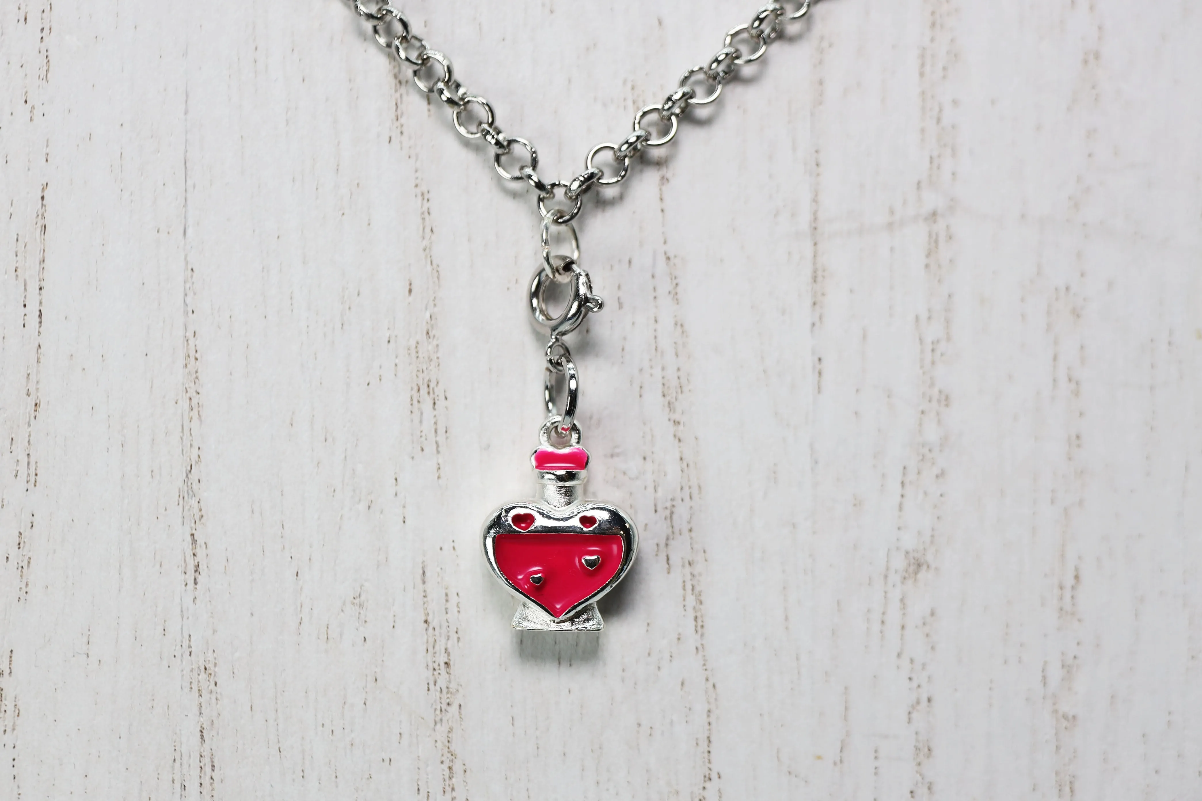 Traveler's Trinkets: Love Potion Charm