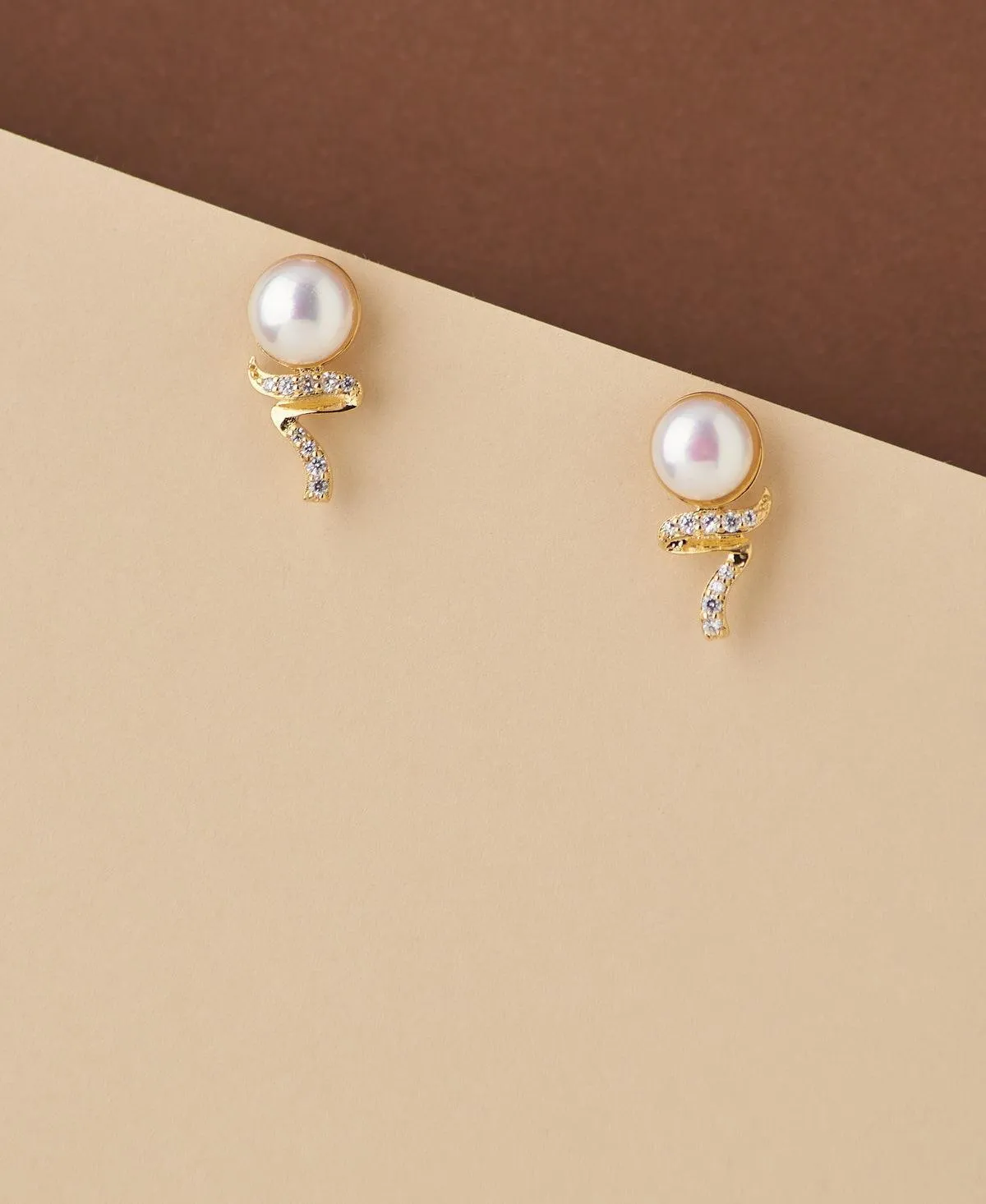 Trendy White Pearl Stud Earring
