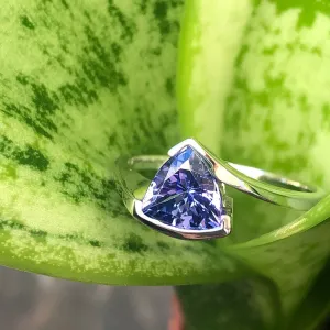 Trilliant Cut Tanzanite with Twisted White Gold Band