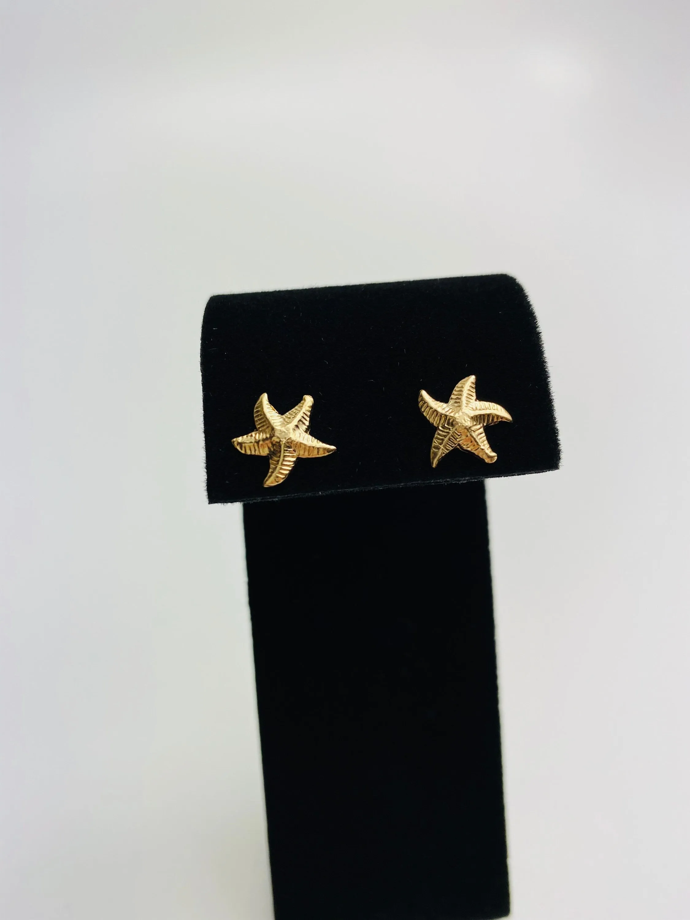 Wavy textured (14KGF) Starfish Stud Earrings 1.65 X 9.74mm, sku# 789-4